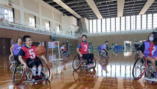 ユニバーサルスポーツ交流会・体験会（車いすバスケットボール）